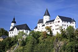 Schwarzenberger Wahrzeichen Schloss und Kirche St. Georgen (Foto: BUR Werbeagentur GbmH)