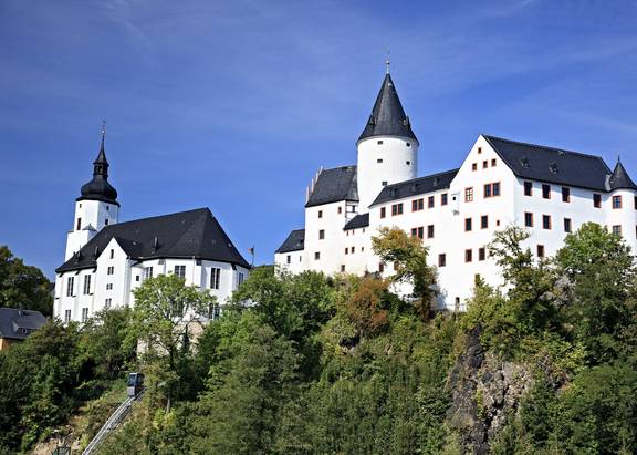 Schwarzenberger Wahrzeichen Schloss und Kirche St. Georgen (Foto: BUR Werbeagentur GbmH)